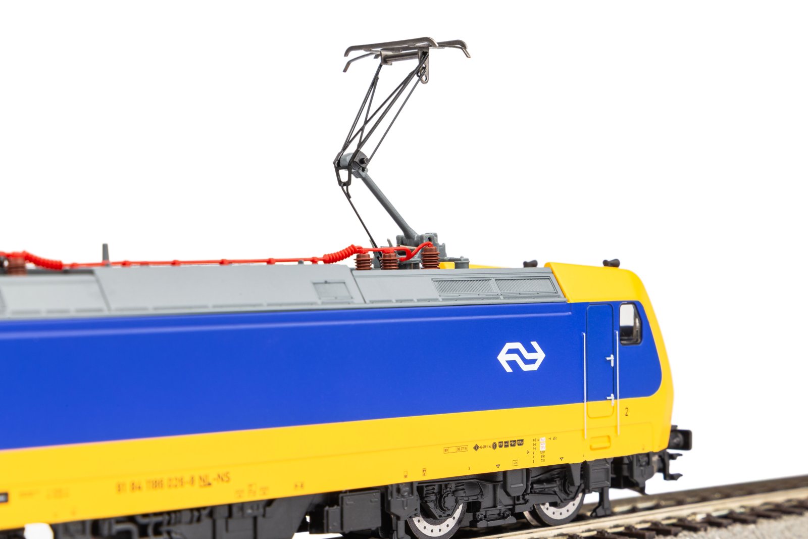 ~E-Lok BR 186 NS VI + PluX22 Dec.