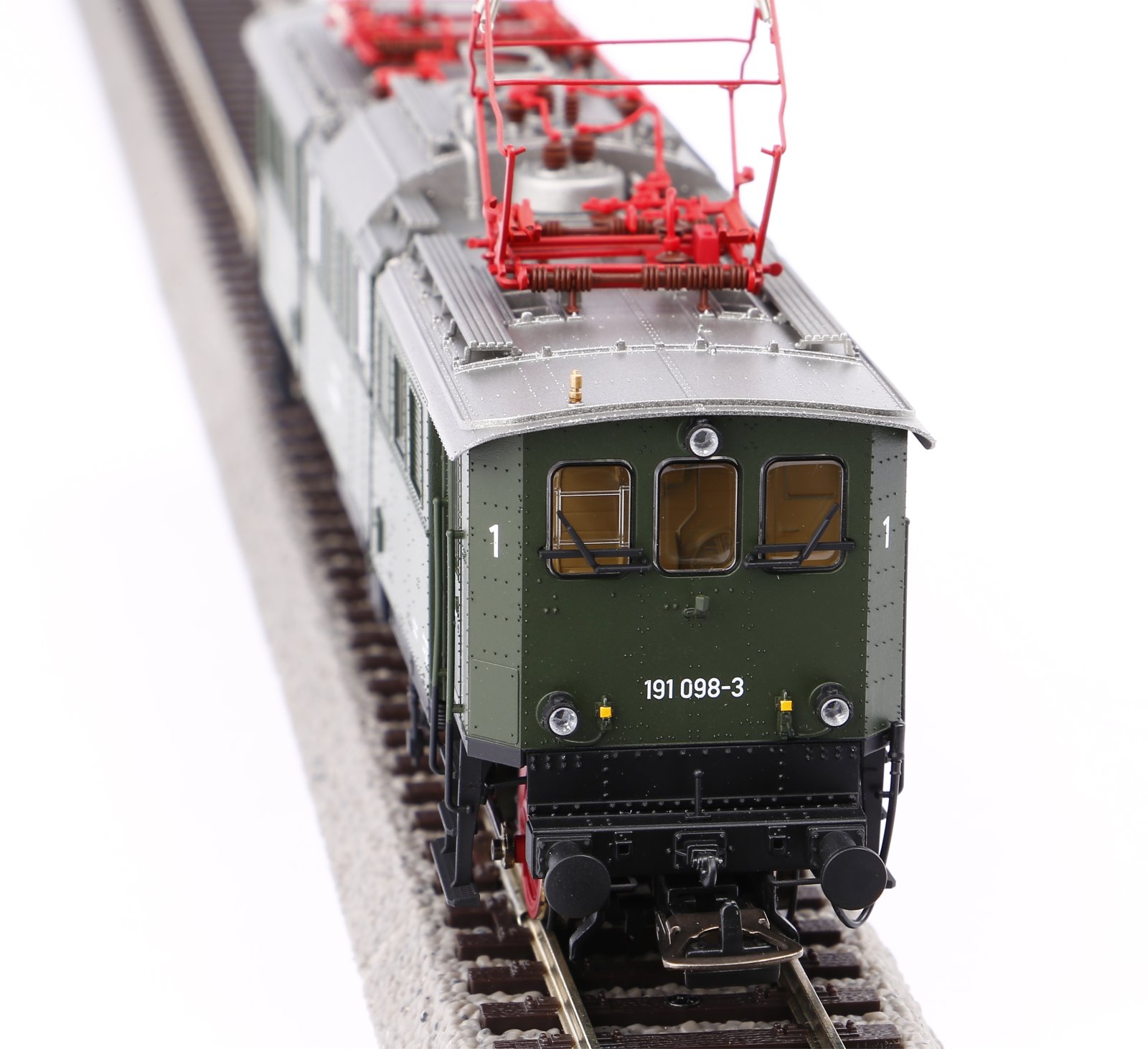 E-Lok BR 191 DB IV + DSS PluX22