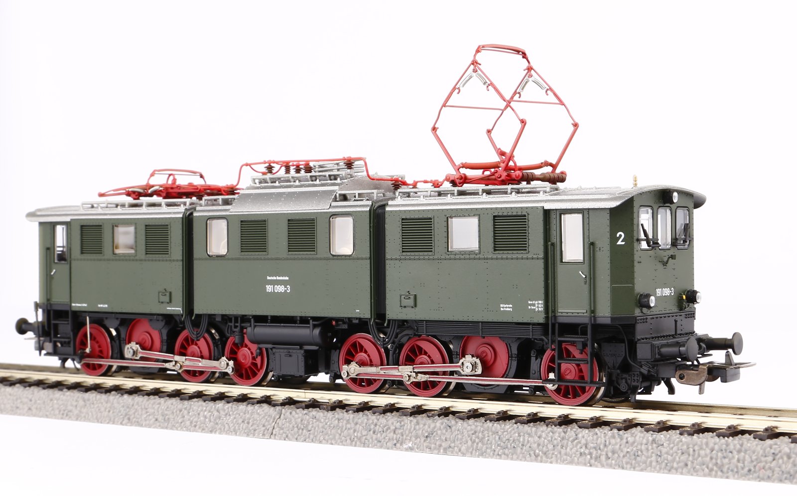 ~E-Lok BR 191 DB IV + PluX22 Dec.