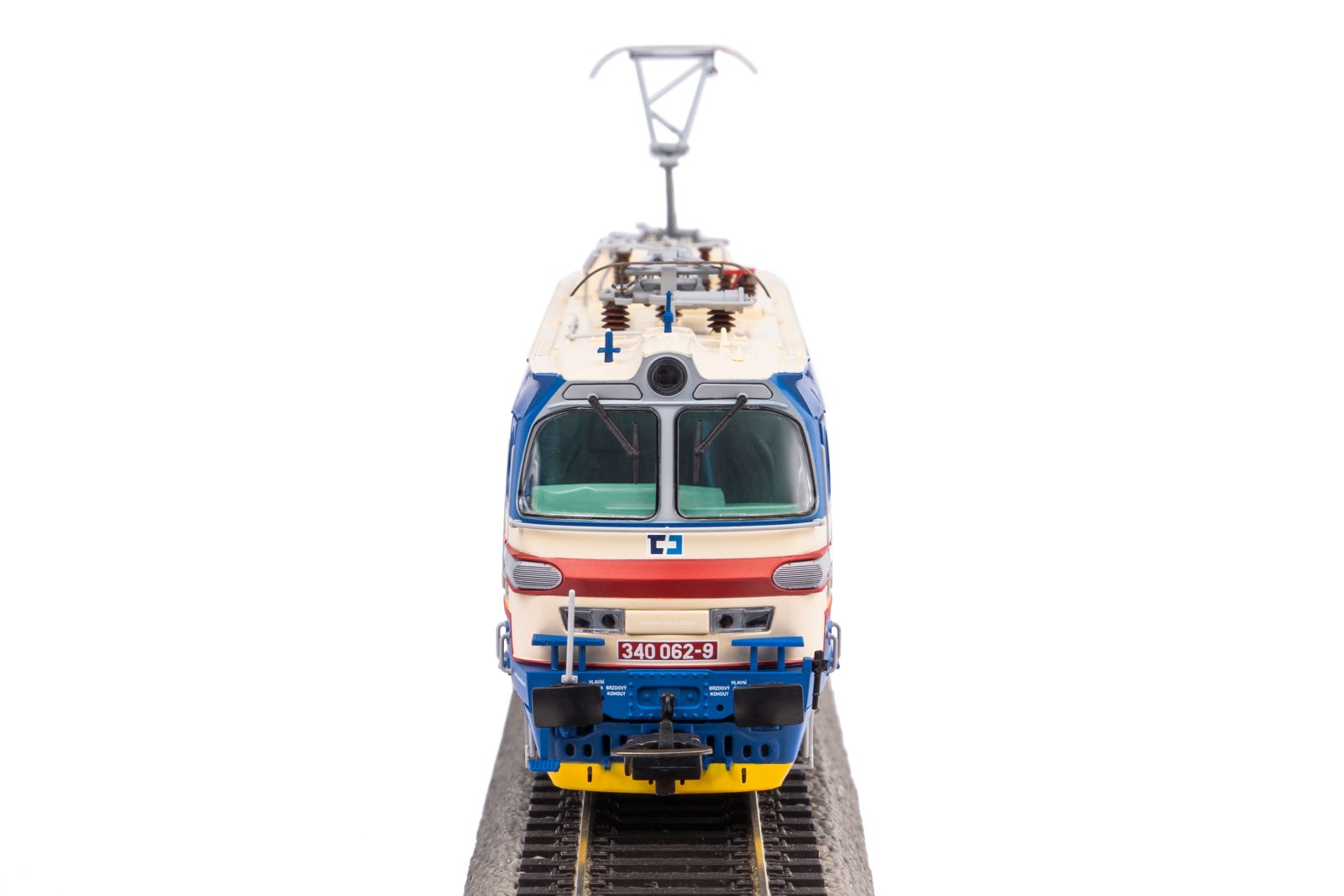 ~E-Lok BR 340 CD VI + PluX22 Dec.