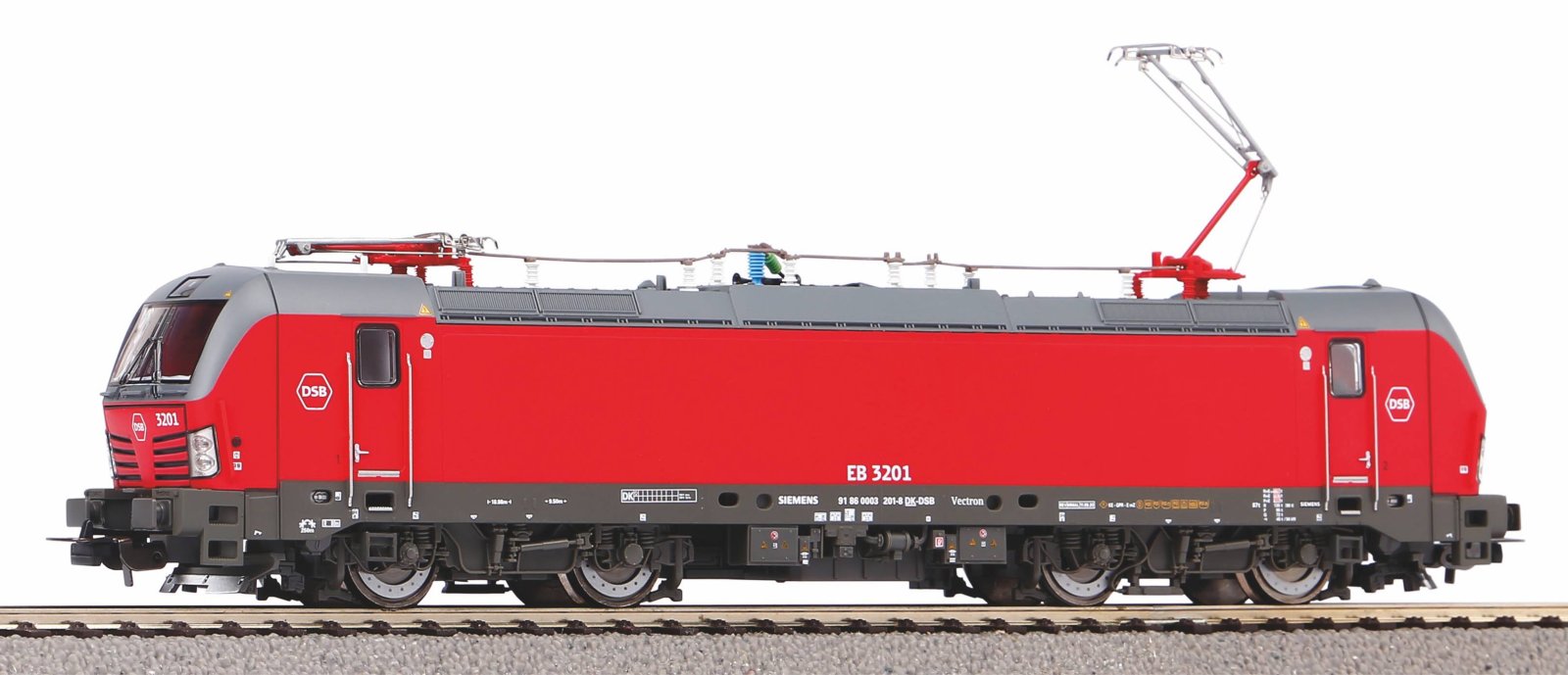 ~E-Lok BR EB 3200 DSB VI + PluX16 Dec.