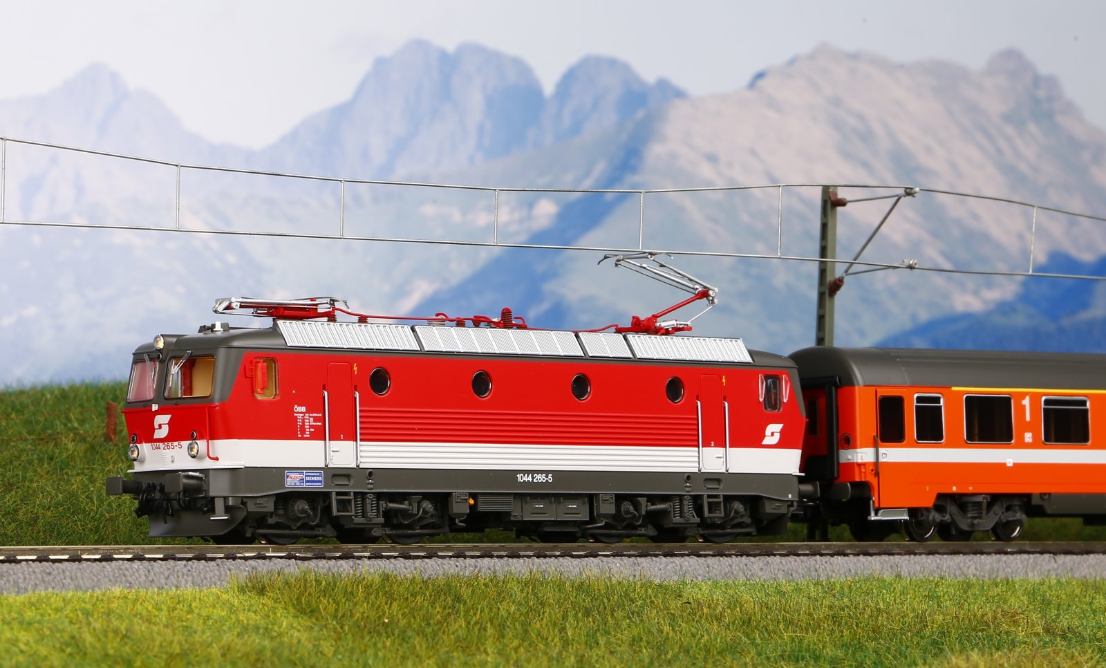 E-Lok Rh 1044 ÖBB IV + DSS PluX22