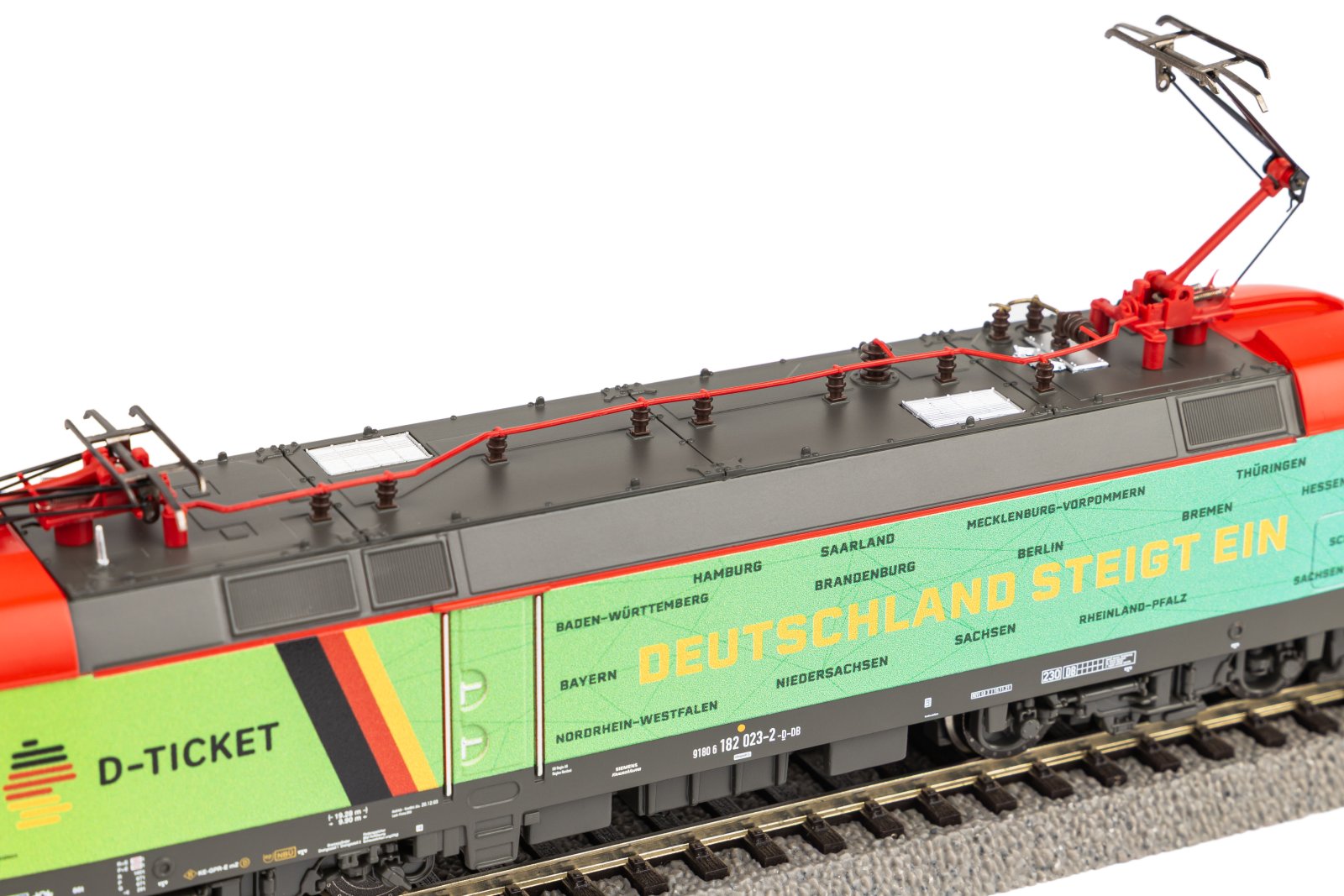 ~E-Lok Taurus Deutschland-Ticket DB AG VI + PluX22 Dec.