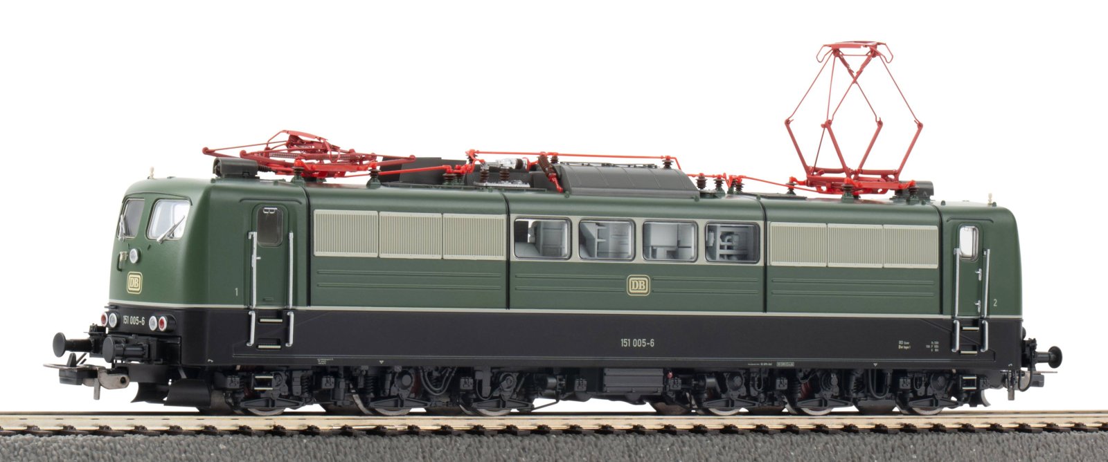 ~E-Lok/Sound BR 151 grün DB IV + PluX22 Dec.