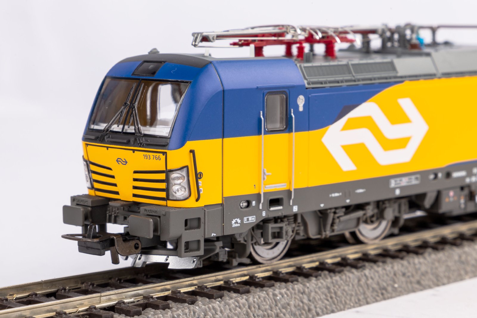 E-Lok/Sound BR 193 ELL NS VI + PluX22 Dec.