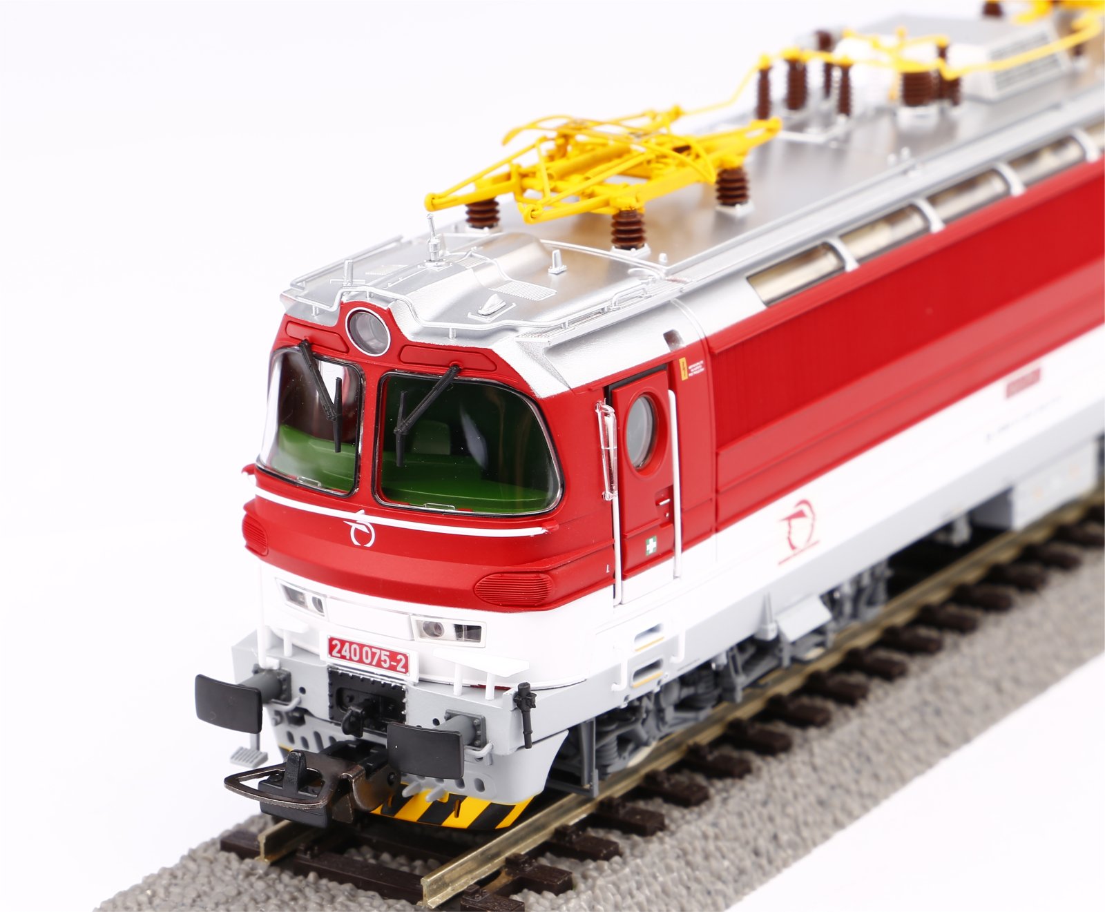 E-Lok/Sound BR 240 ZSSK V + PluX22 Dec.