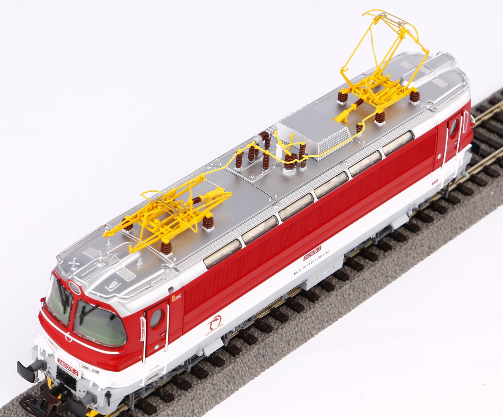E-Lok/Sound BR 240 ZSSK V + PluX22 Dec.