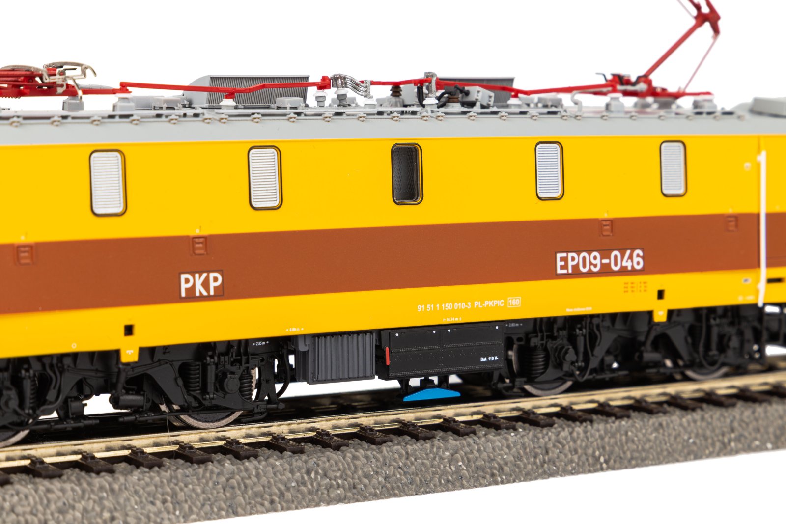 E-Lok/Sound EP09-046 PKP IC VI + PluX22 Dec.
