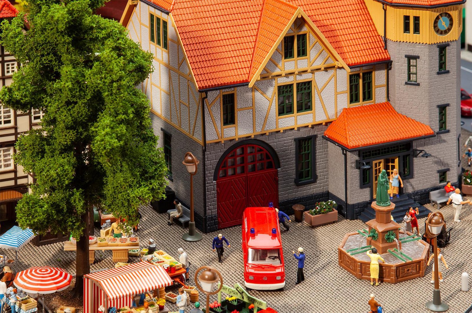 Gemeentehuis Met Brandweergarage