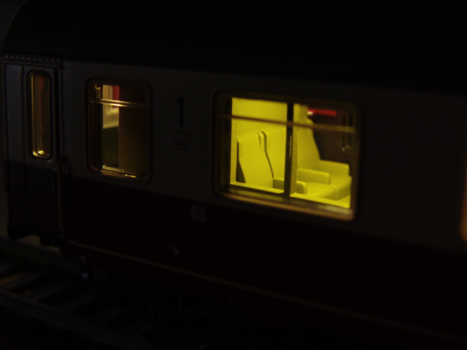 IC Abteilwagen 1.Kl. Avmz 111 DB IV