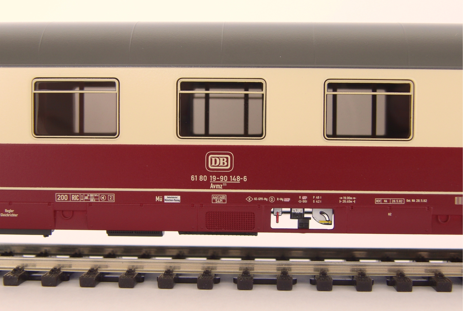 IC Abteilwagen 1.Kl. Avmz 111 DB IV