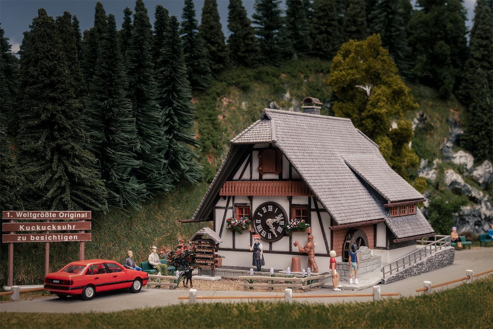Jubiläumsmodell 1. Weltgrößte Kuckucksuhr Mit Figur