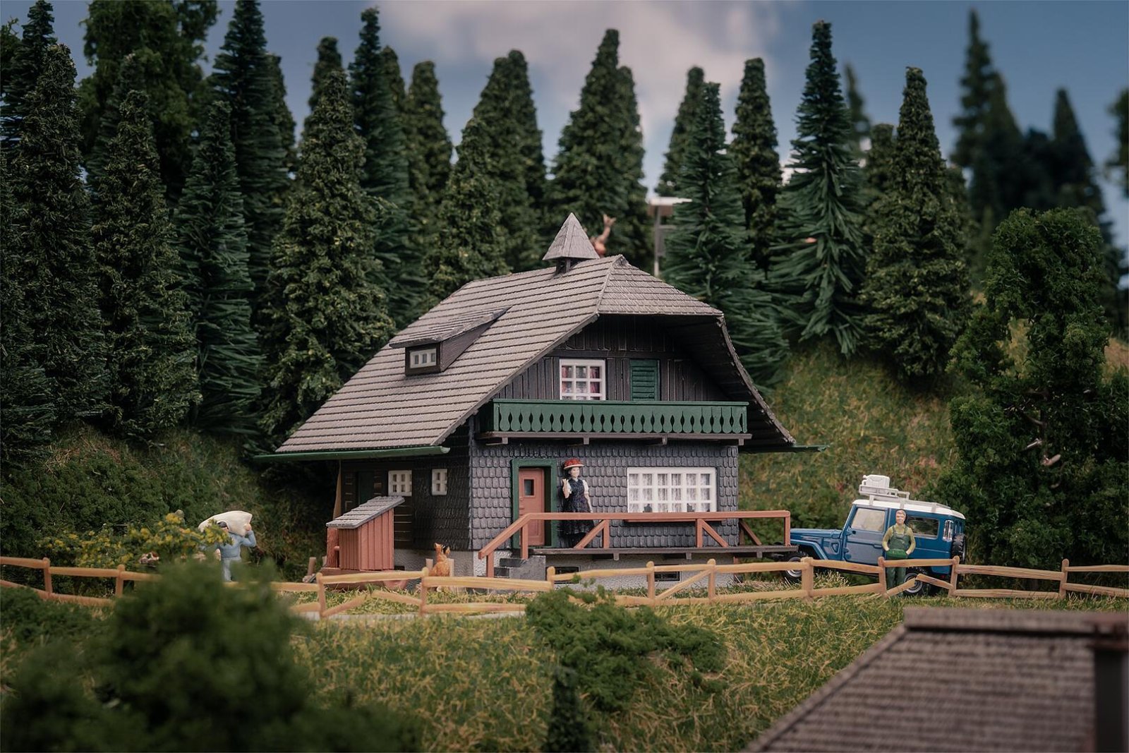 Jubiläumsmodell Schwarzwaldhaus Mit Figur