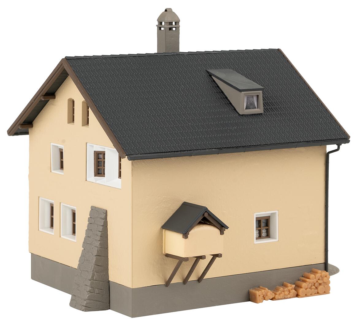 Klein Huis In Stijl Van Engadin
