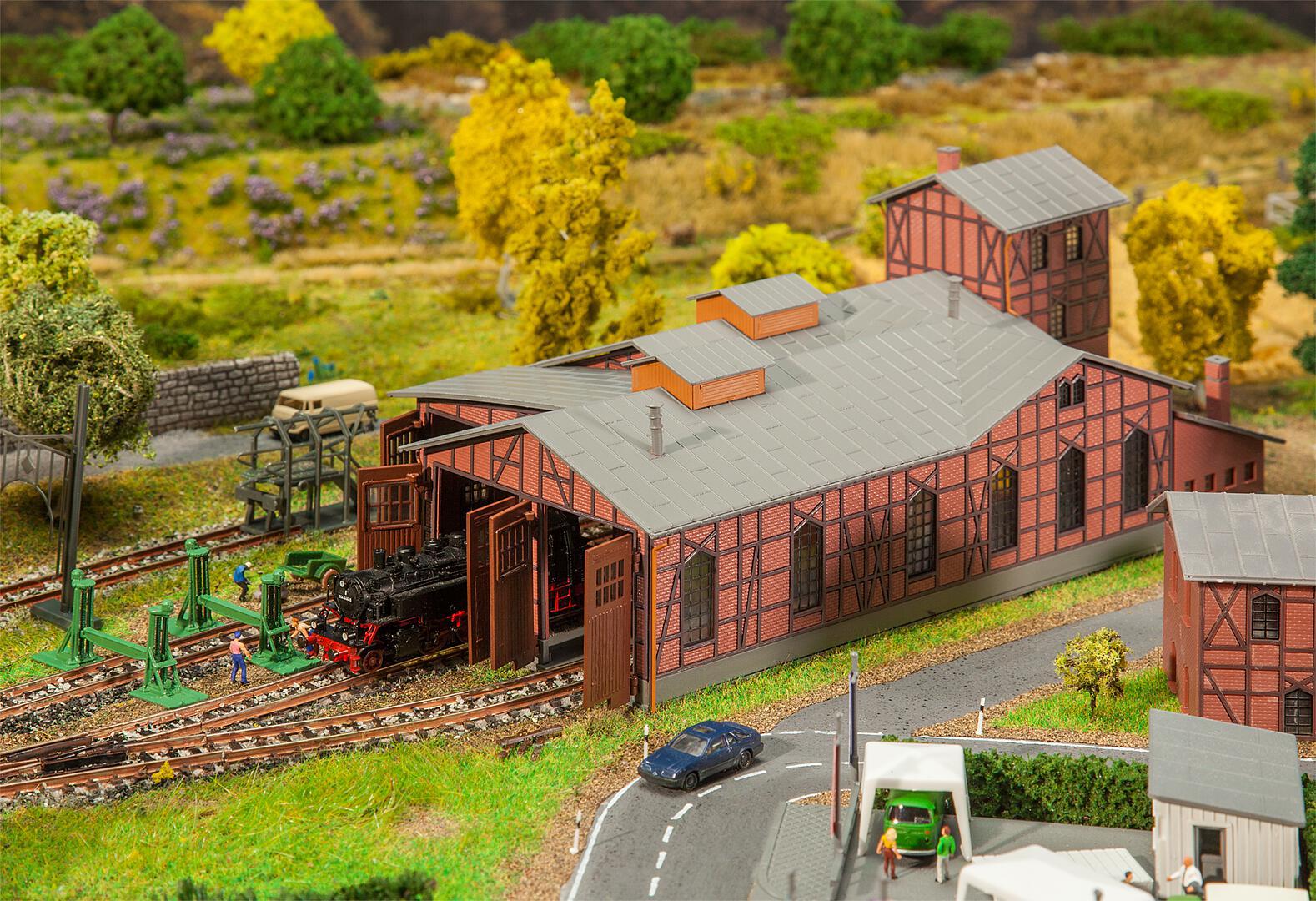 Locomotiefdepot-Set Locomotievenloods
