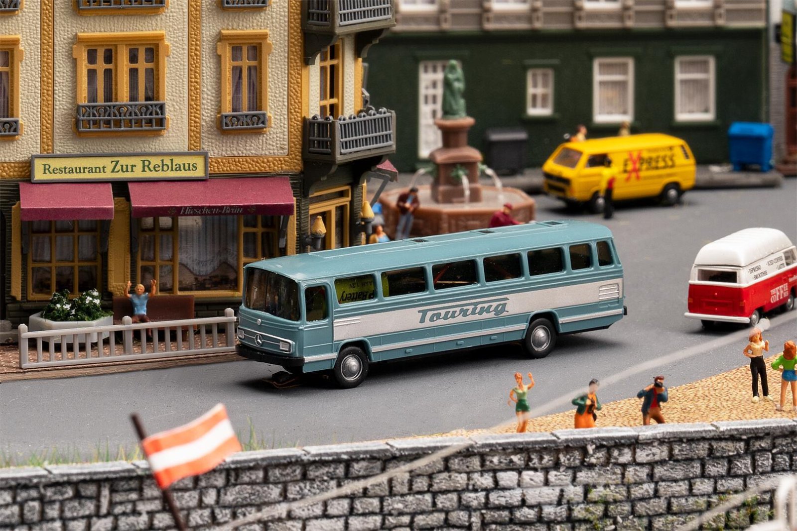 Mb Bus O 302 Touring Coach (Wiking)