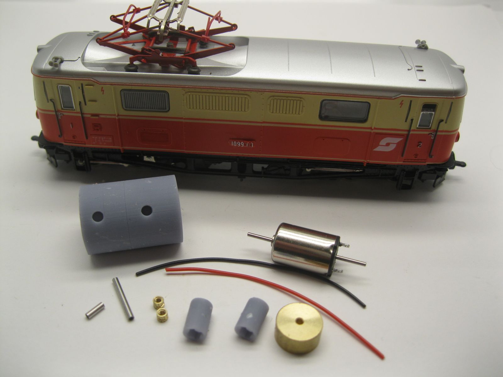 Micromotor.EU HSR005C – Ombouwmotor voor Roco Rh 1099 – Met vliegwiel en wormwiel