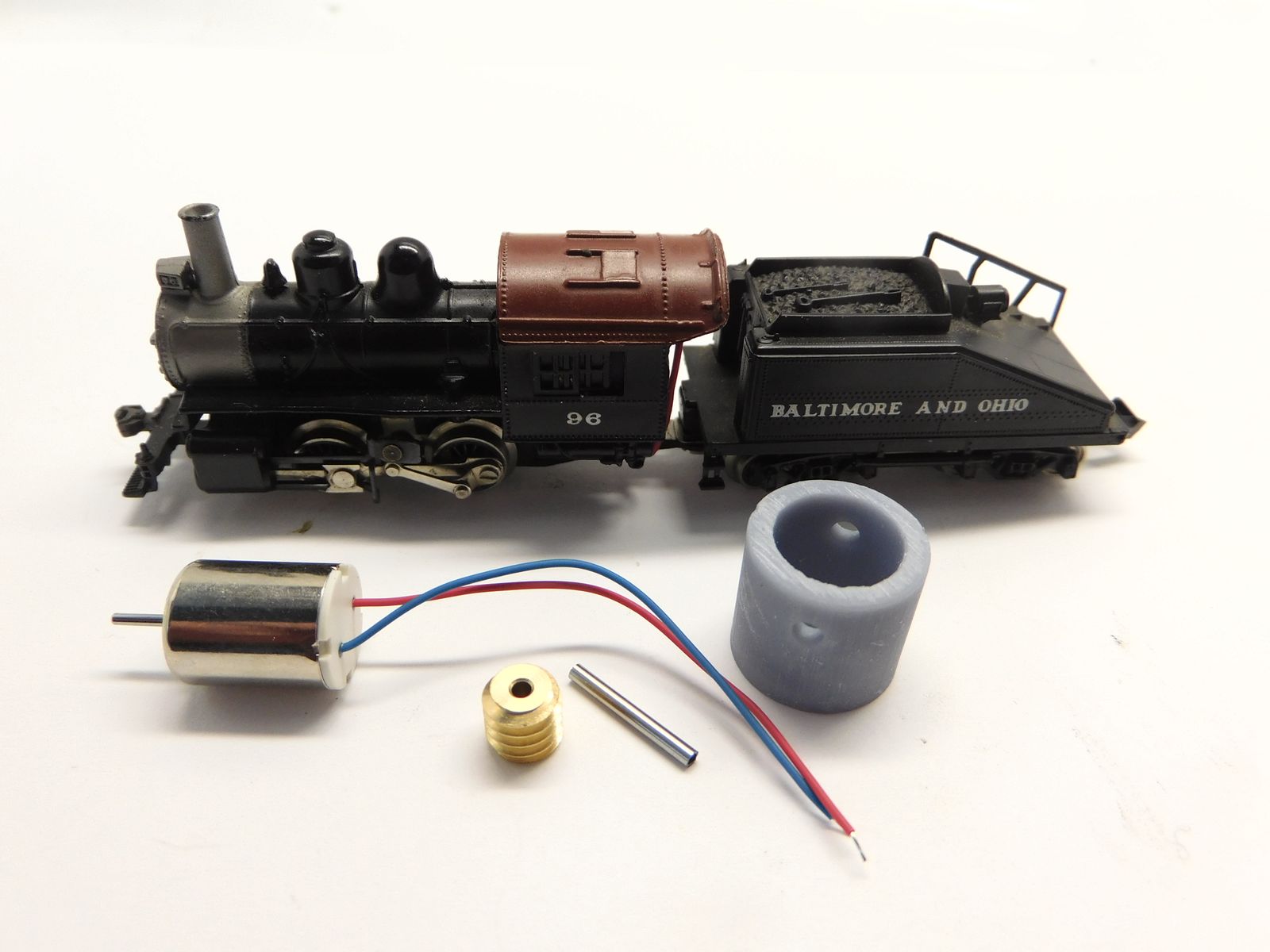 Micromotor.EU NRI004G – Ombouwmotor voor Rivarossi / Atlas Con-Cor 0-4-0 Shifter met tender en 0-4-0T Dockside Shifter – Met tandwiel en wormwiel – N
