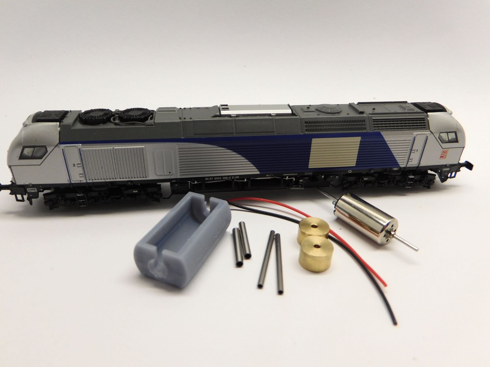 Micromotor.EU NSU001F – Ombouwmotor voor Sudexpress Stadler EURODUAL en Vossloh Euro 4000 – Met vliegwiel – N