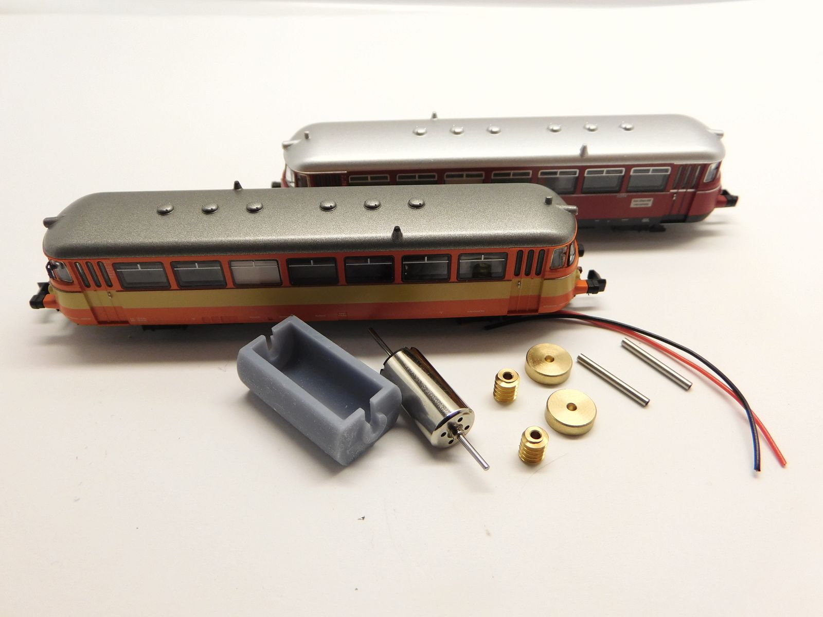 Micromotor.EU NU002C – Ombouwmotor voor Modellbahn Union / Brekina MAN-railbus – Met vliegwiel en wormwiel – N