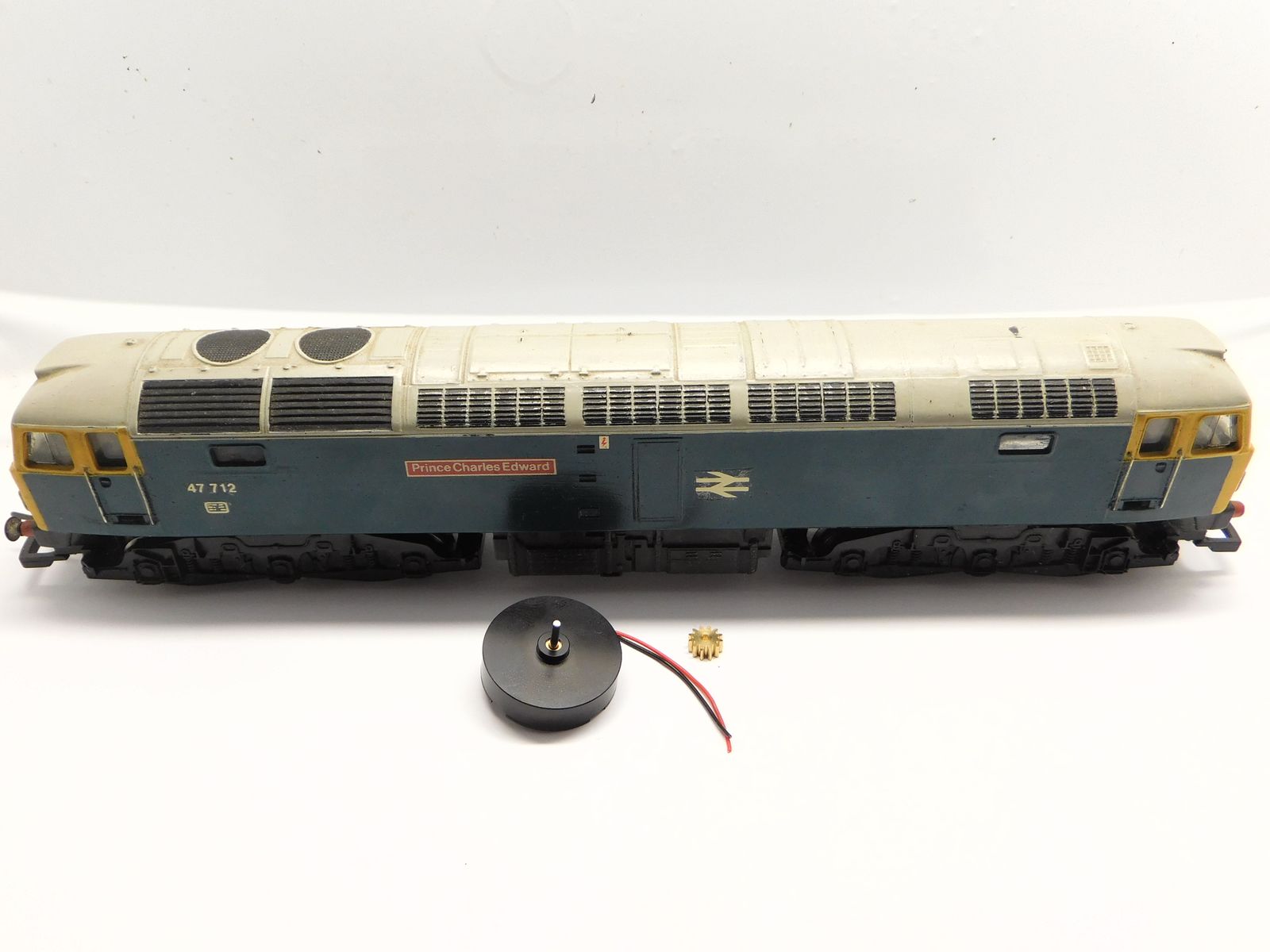 Micromotor.EU T011G – Ombouwmotor voor Hornby Silver Seal-motor – Met tandwiel en wormwiel – OO