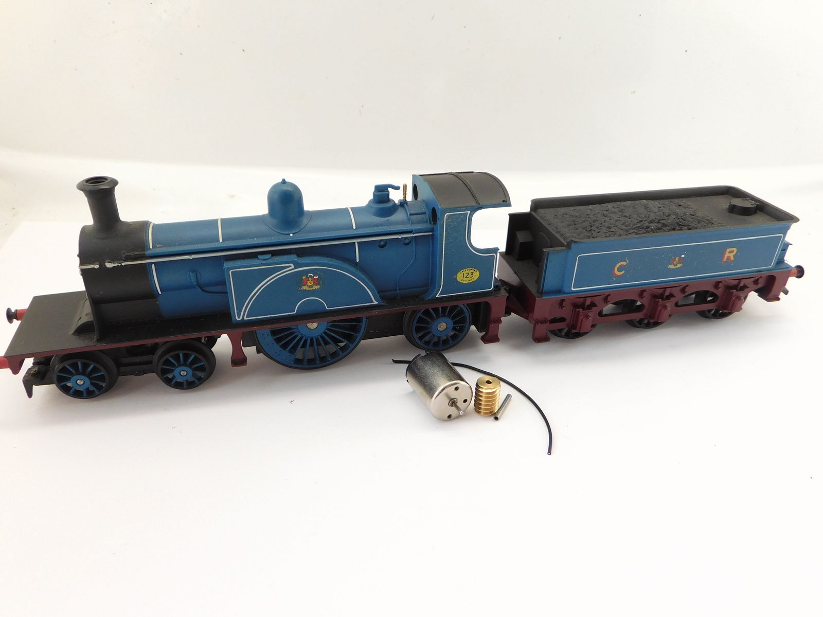 Micromotor.EU T013G – Ombouwmotor voor Hornby Caledonian Railway Single en GWR 3031 – Met tandwiel en wormwiel – OO