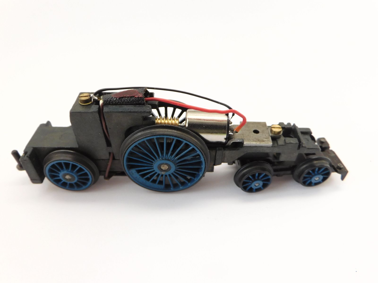 Micromotor.EU T013G – Ombouwmotor voor Hornby Caledonian Railway Single en GWR 3031 – Met tandwiel en wormwiel – OO