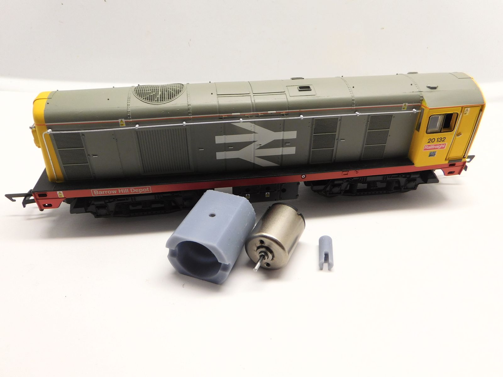 Micromotor.EU T015G – Ombouwmotor voor Hornby/Lima Class 20 – Met tandwiel en wormwiel – OO