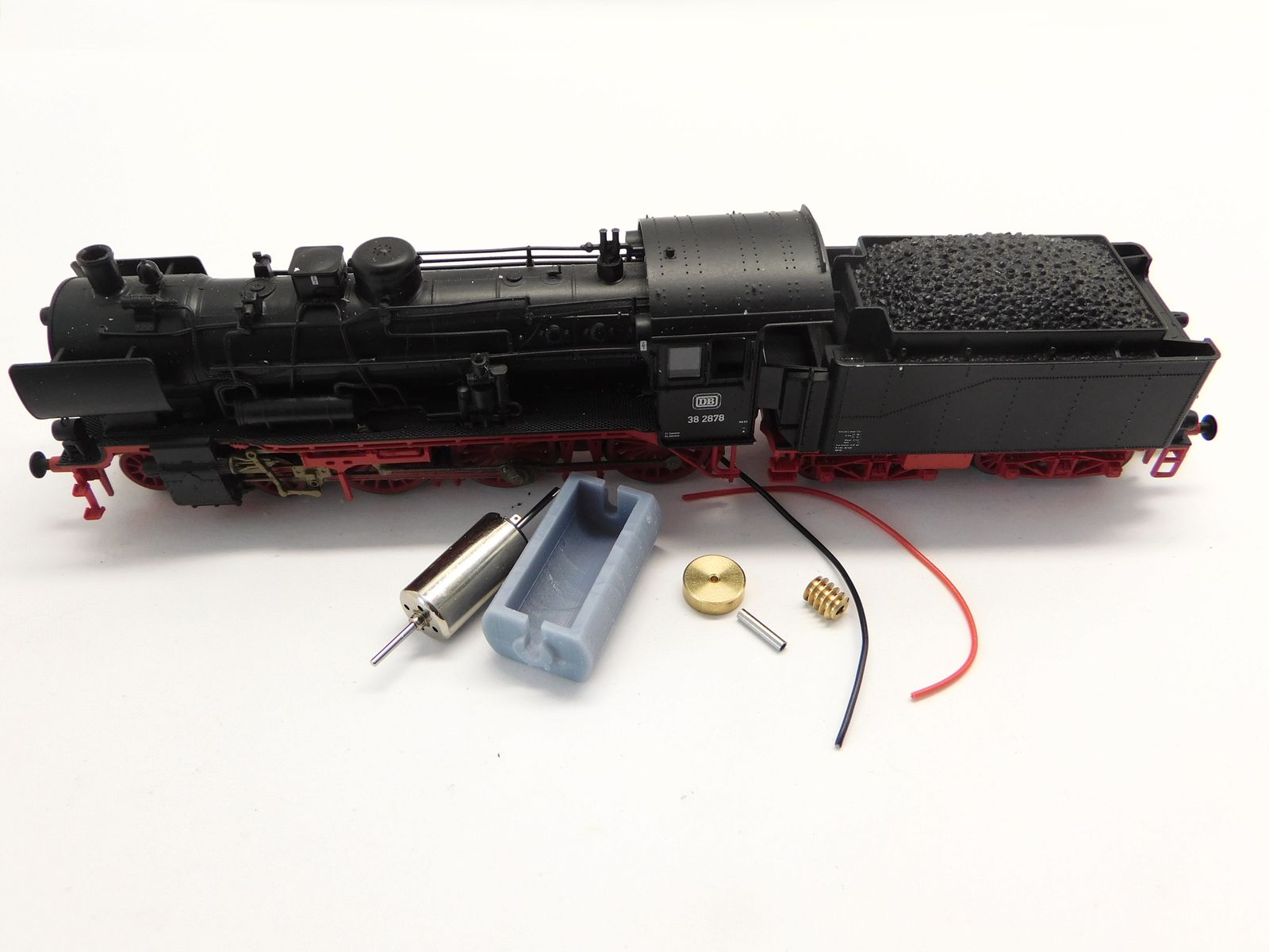 Micromotor.EU TRC008C – Ombouwmotor voor Roco BR 38, KPEV P8, CSD RH 377 en PKP Ok1 – Met vliegwiel en wormwiel – TT