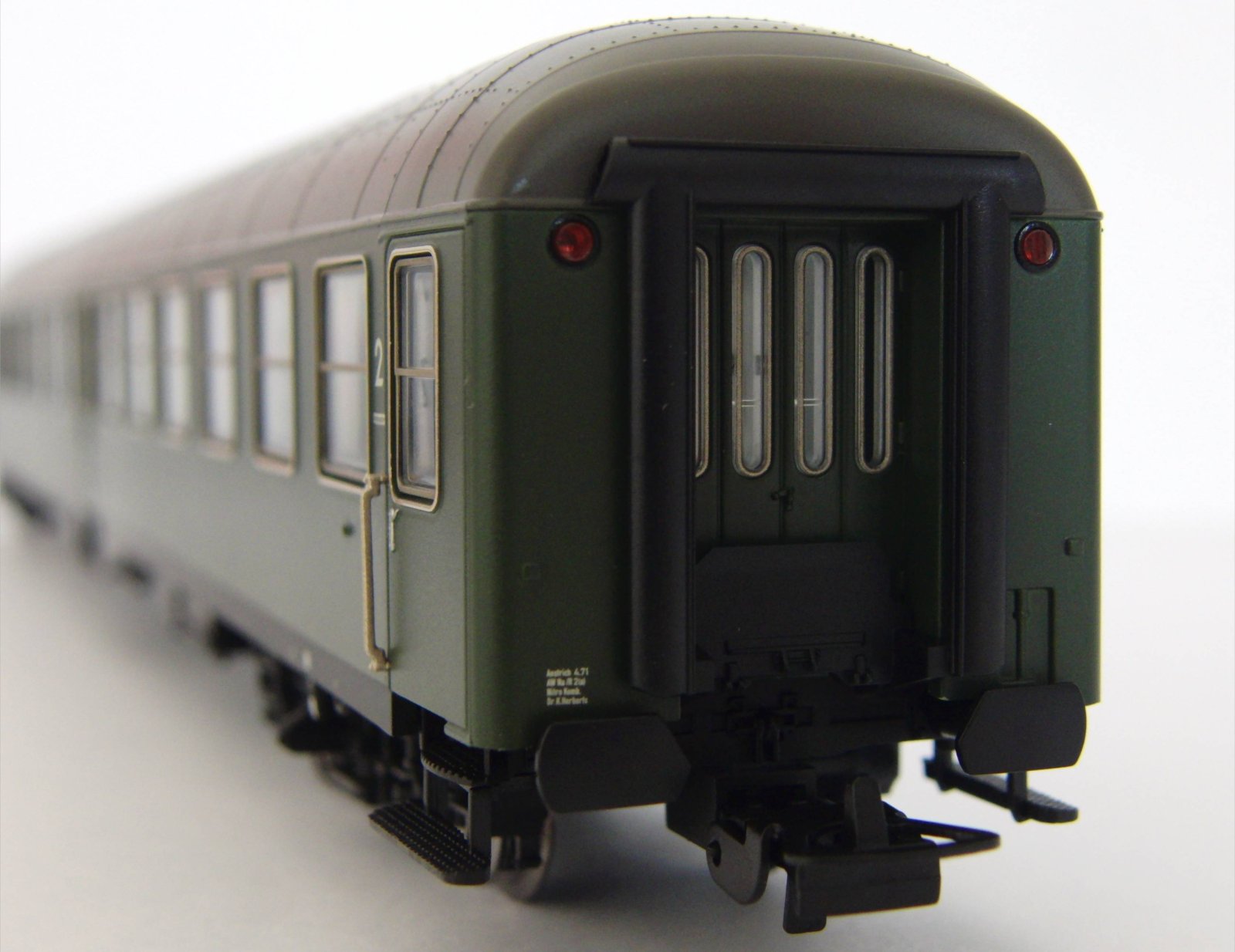 Mitteleinstiegswagen 2.Kl. Bym DB IV