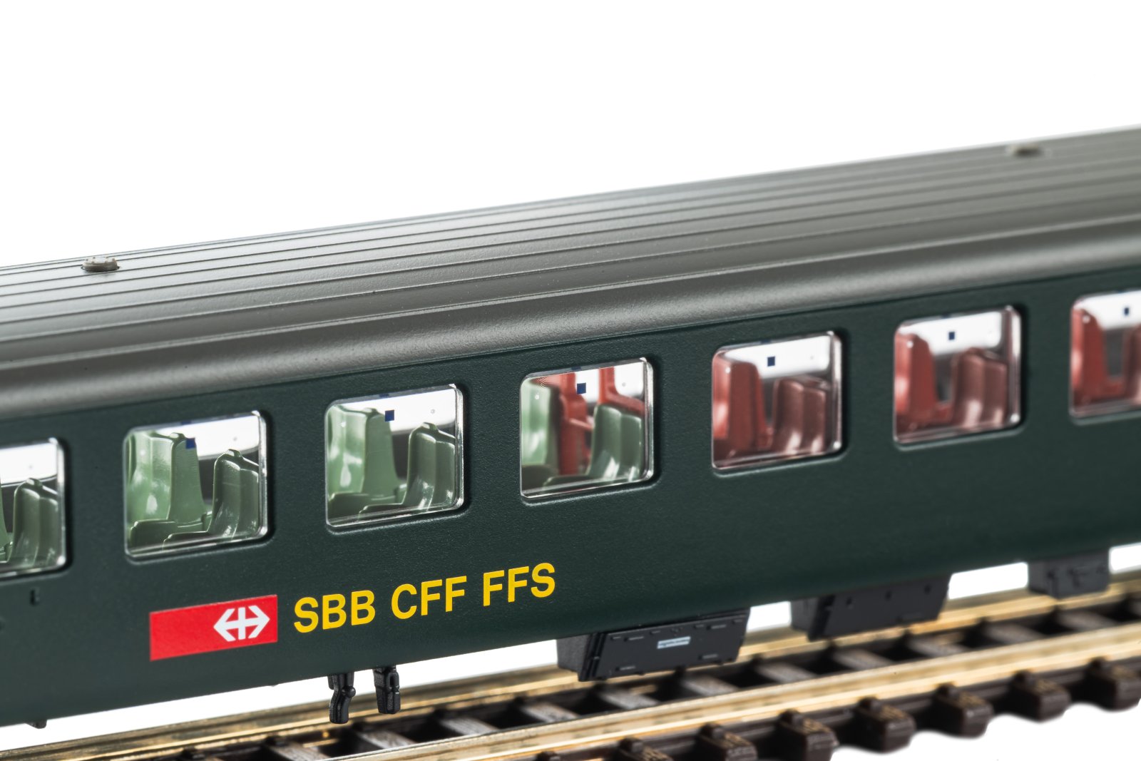 N-Personenwg. EW I, 2. Kl. mit neuer Schrift und grauem Dach SBB V
