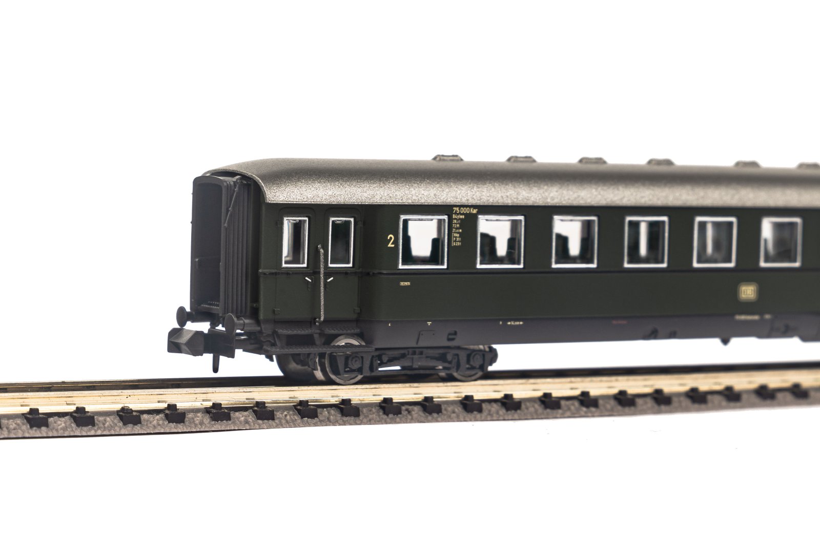 N-Schürzeneilzugwg. 2. Kl. DB III