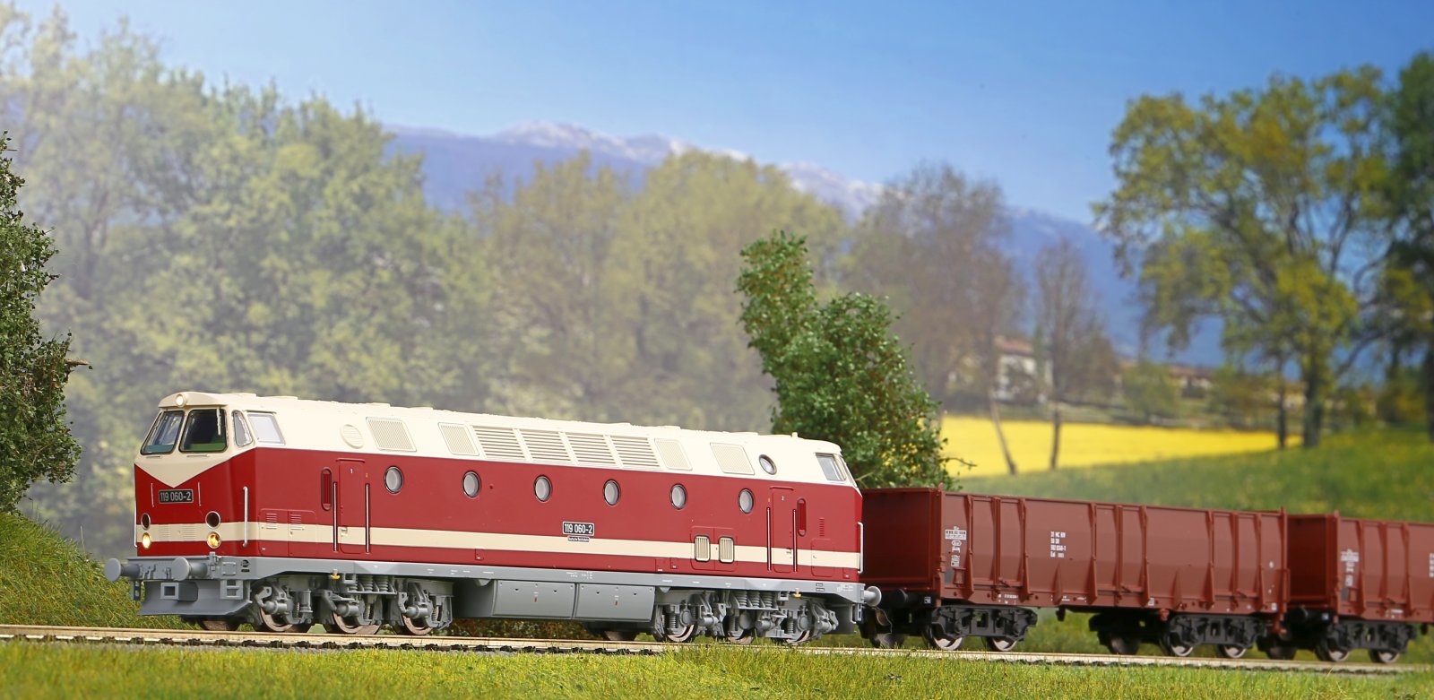 S-Set Güterzug BR 119 DR + 3 Wg. A-Gleis & B IV