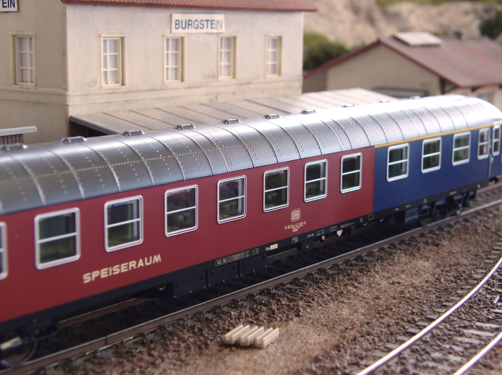 Schnellzug-Halbspeisewg. ARm216 DB IV