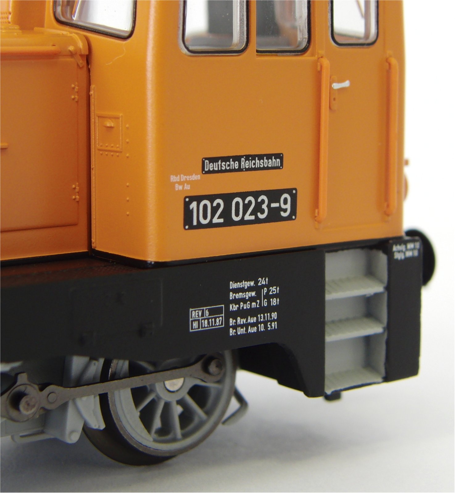 ~Soundlok/ Diesellok BR 102 DR IV, orange