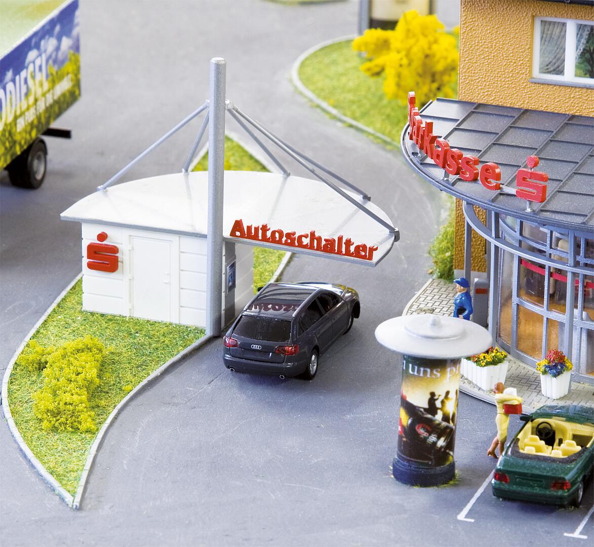 Spaarbank Met Drive-In Gof