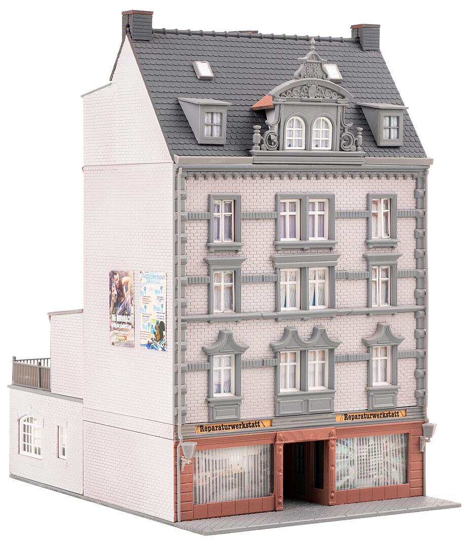 Stadshuis Met Reparatiewerkplaats