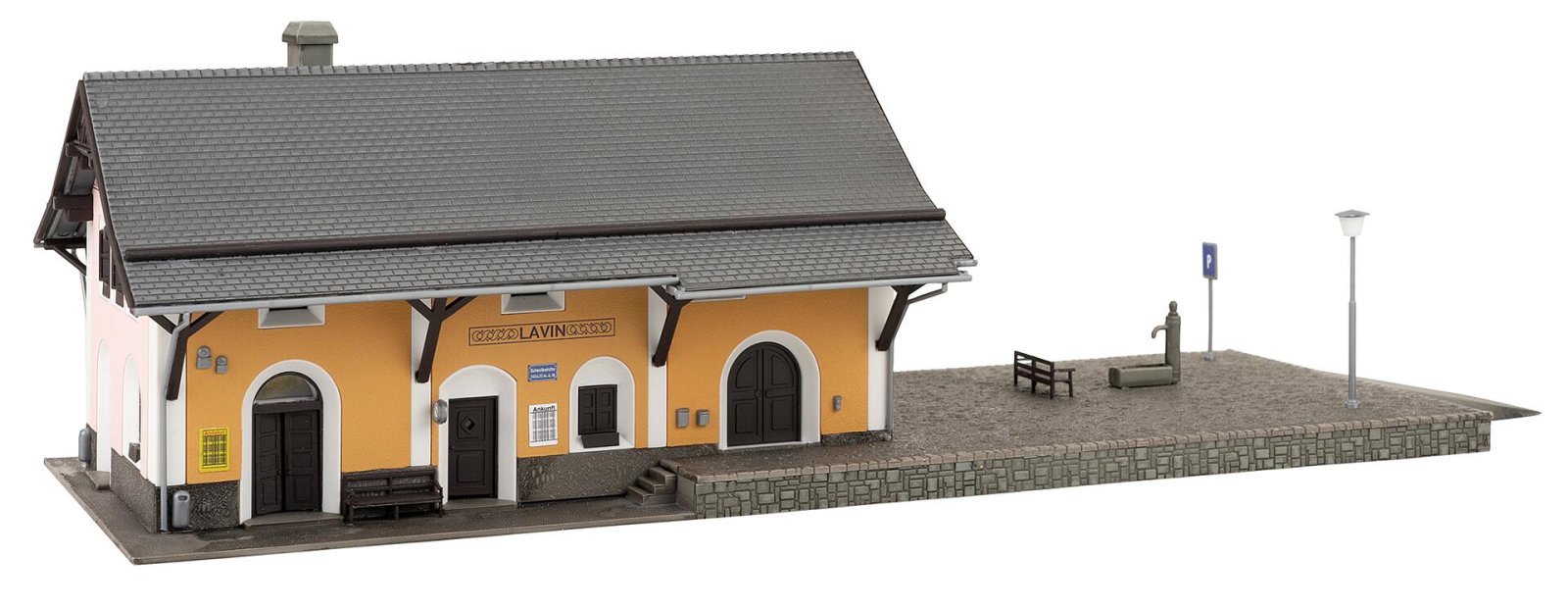 Station Lavin
