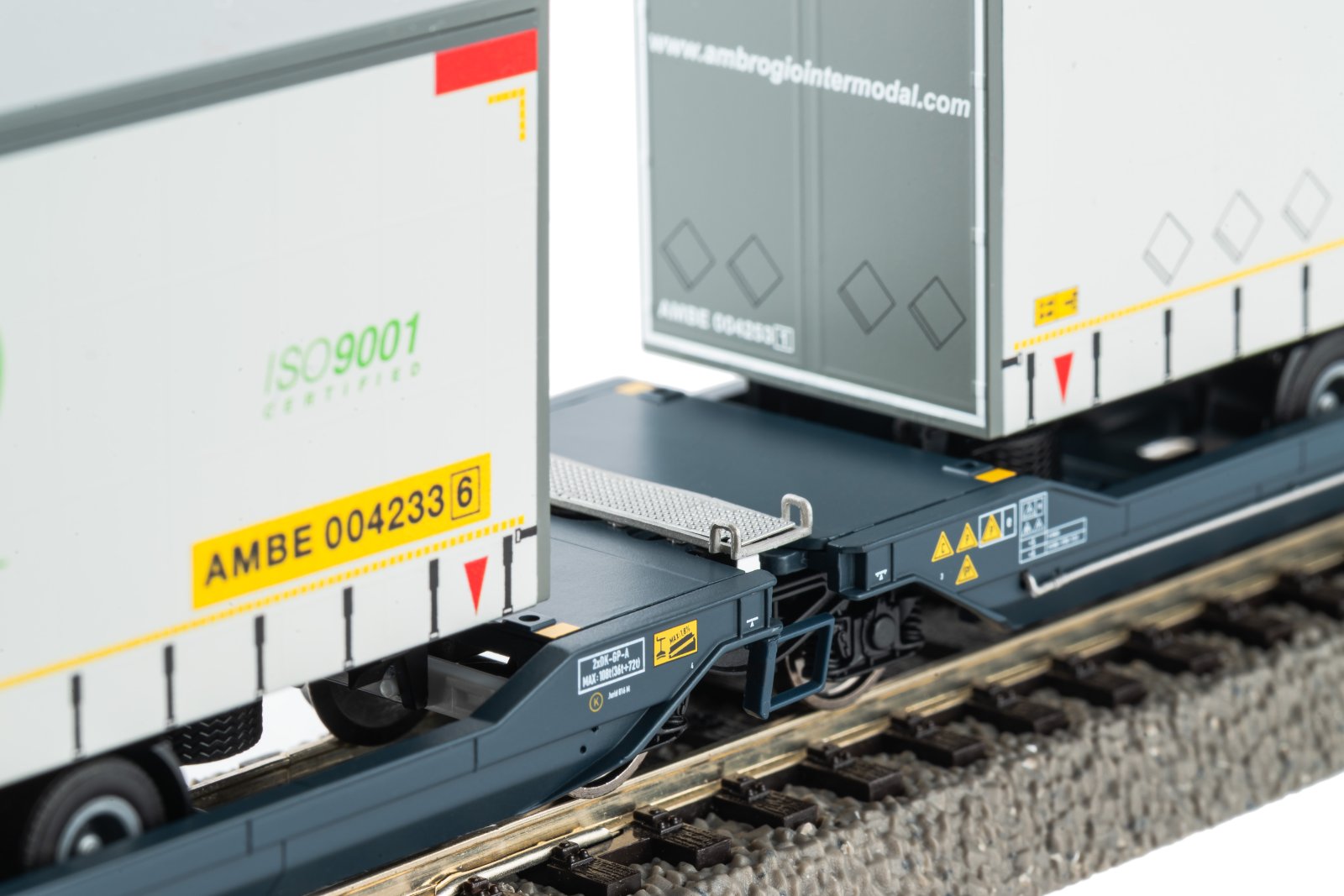T3000e Wascosa mit 2 Trailer Ambrogio VI