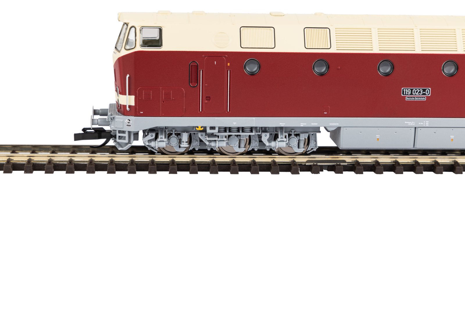 TT-Diesellok BR 119 Licht oben DR IV + DSS PluX22