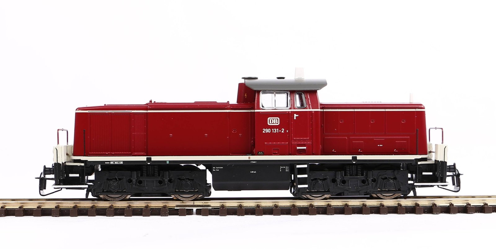 TT-Diesellok BR 290 rot DB IV + DSS PluX16