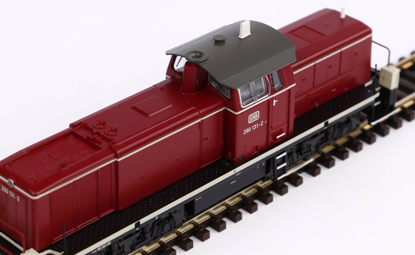 TT-Diesellok BR 290 rot DB IV + DSS PluX16