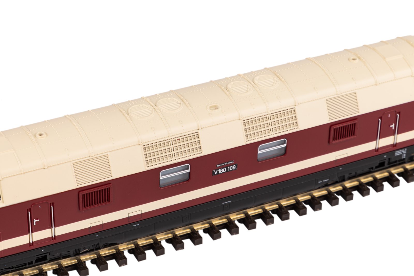 TT-Diesellok V 180 4achsig DR III + DSS 8pol.