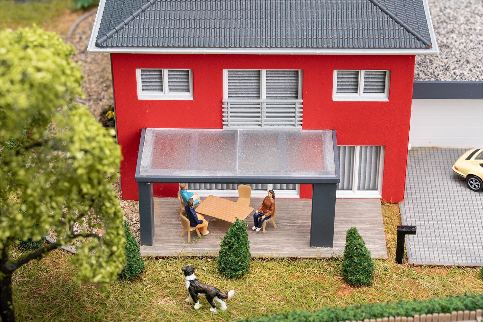 Weberhaus Citylife, Rot