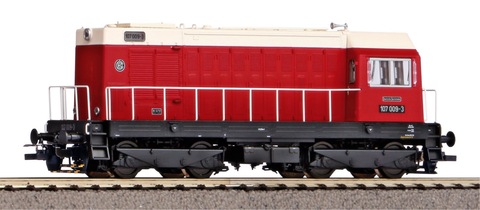 ~XP-Diesellok BR 107 DR rot IV + PluX22 Dec.