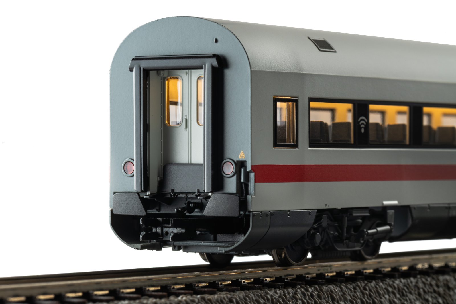 Zugset/Sound Metropolitan BR 101 + 2 Personenwg. + Steuerwg. DB AG VI