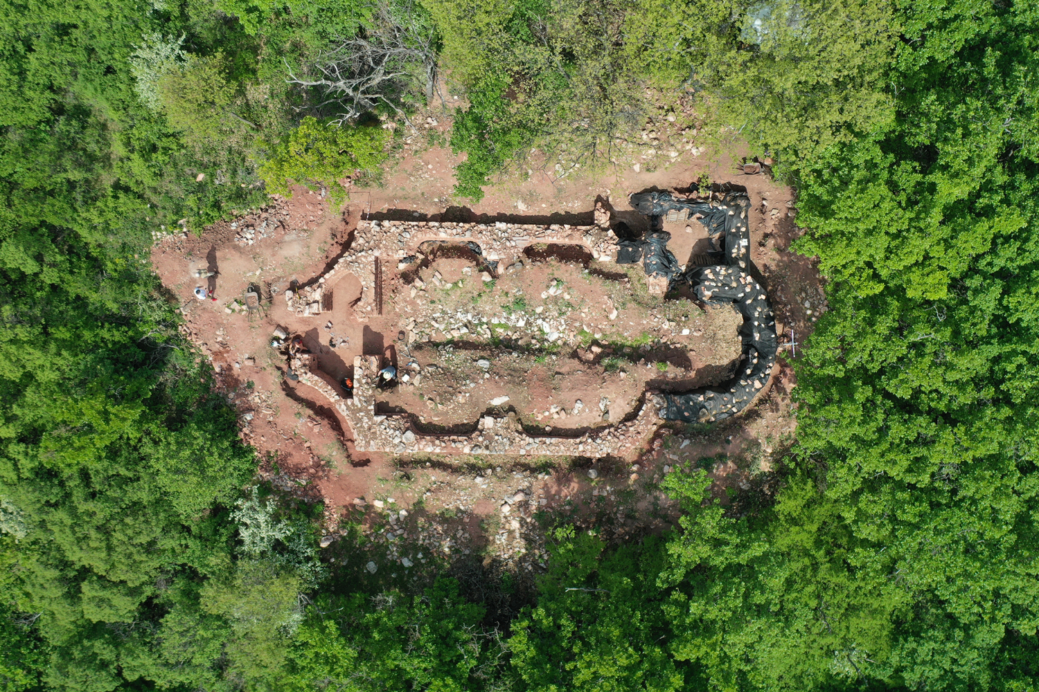 Folytatódik a monumentális kápolna feltárása