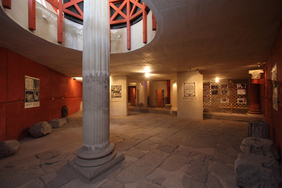 http://www.muemlekem.hu/images/magazin/20100628sopronroma/004.jpg