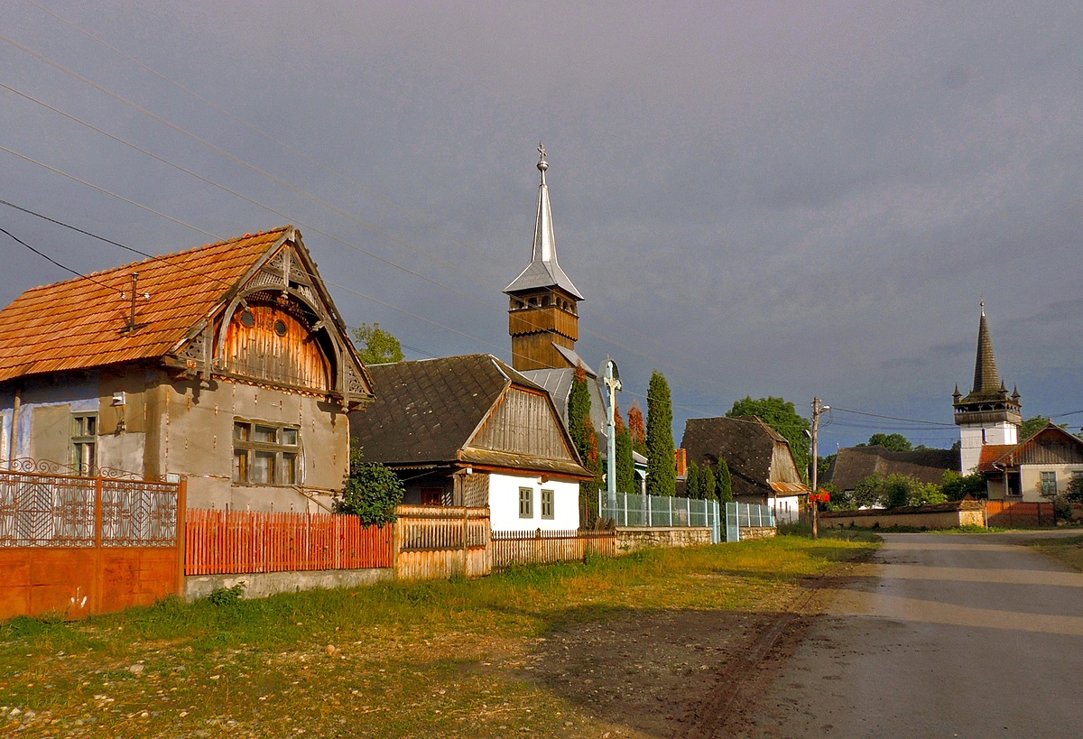Esteledik a faluban