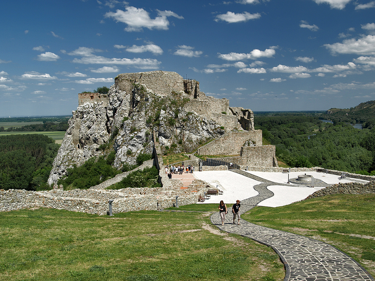 Várszikla